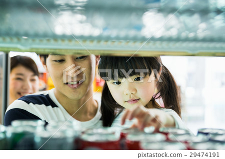 Family (convenience store) 29474191