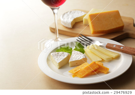 奶酪和葡萄酒 29476929