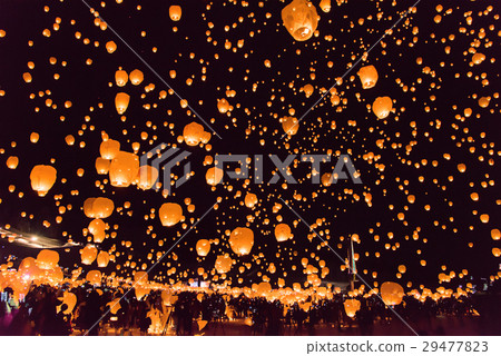 Niigata Tsunan Snow Festival Soaring Sky Lantern 29477823