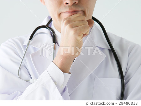 Thinking male doctor 29480818