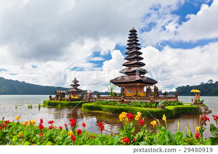 Traditional Balinese temple Pura Ulun Danu Bratan 29480919