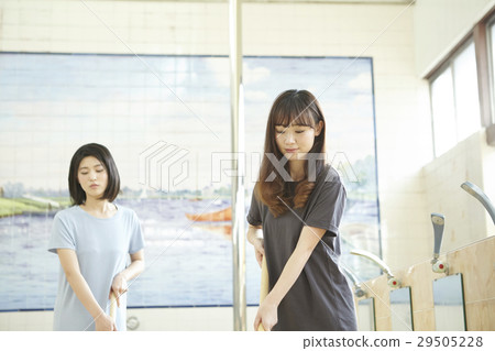 Sento女孩洗滌室清潔 Sento女孩洗滌室清潔 29505228