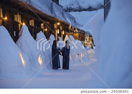 Ladies travel Snowscape hot spring 29506891