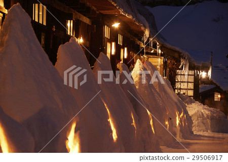 Ladies travel Snowscape hot spring 29506917