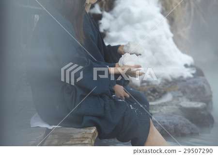Ladies travel Snowscape hot spring 29507290