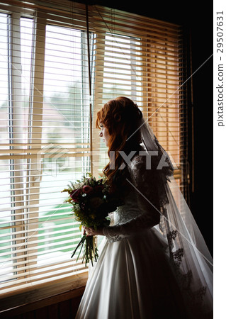 Beautiful bride with flower bouquet Beautiful bride with flower bouquet 29507631