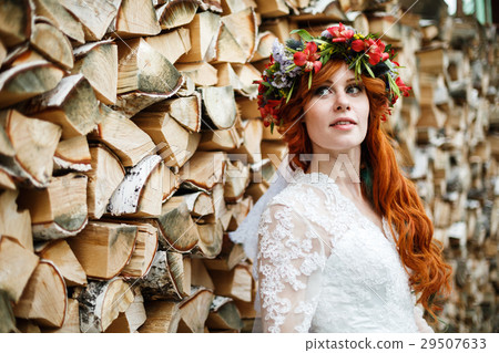 Boho bride with red hair with flowers Boho bride with red hair with flowers 29507633