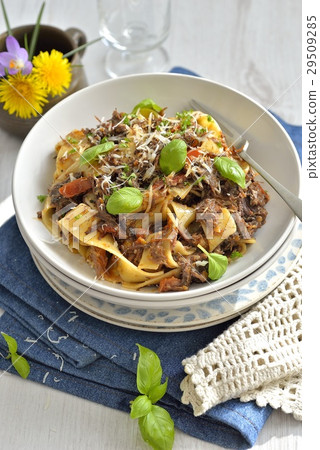 Ox Cheek Raghu (sauce) of Pazvalallee (pasta) 29509285