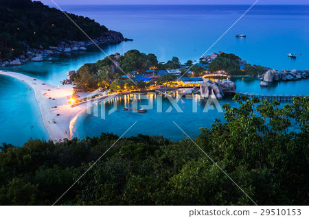 Ko Nang Yuan small island very close to Ko Tao Ko Nang Yuan small island very close to Ko Tao 29510153