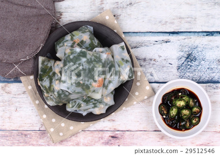 Steamed Dumpling stuffed ,garlic chives ,soy sauce 29512546