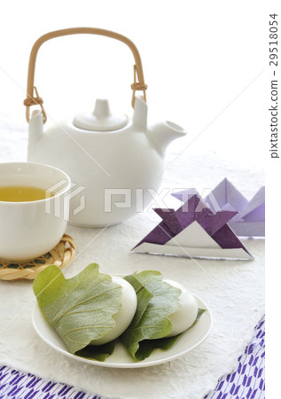 Kabewa mochi and origami helmet 29518054