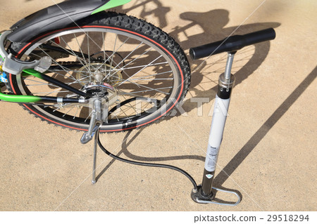 Boys' bicycle safety check air entrance 29518294