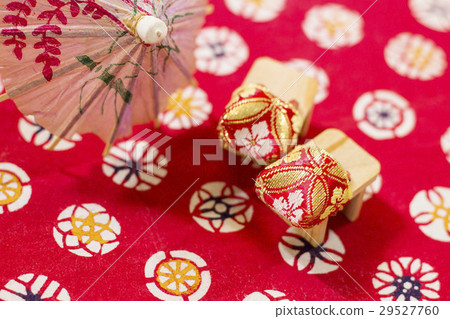 Miniature clogs and snake's umbrella Miniature clogs and snake's umbrella 29527760