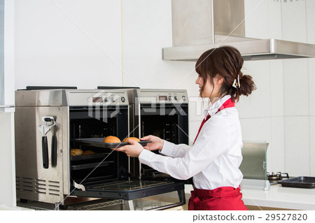 Bakery cafe 29527820