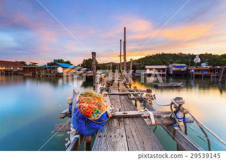 Old wooden fishing bridge to the sea Old wooden fishing bridge to the sea 29539145
