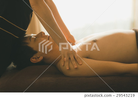 男性保養 男生做臉 男性做臉 29543219