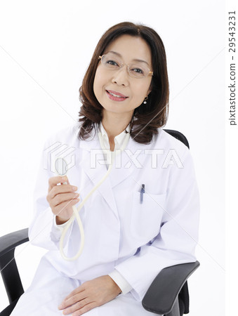 有聽診器的女性醫生 29543231