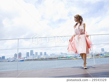 A woman under the blue sky 29543329