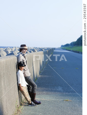 父親和兒子的防波堤 父親和兒子的防波堤 29543597