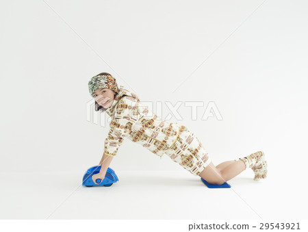使用健身路輾的一個少婦 使用健身路輾的一個少婦 29543921