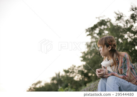 young woman      29544480