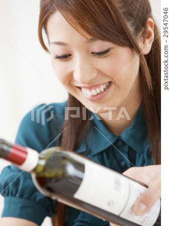 一個女人帶著微笑 29547046