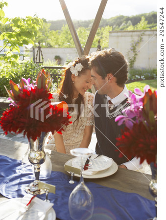 情侶擁抱 29547244