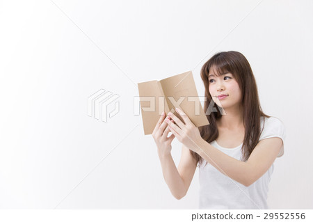 一個女人讀 一個女人讀 29552556