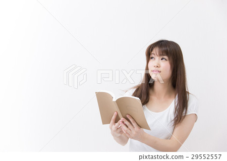 一個女人讀 一個女人讀 29552557