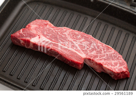 黑毛和牛牛肉肩烤牛排肉 黑毛和牛牛肉肩烤牛排肉 29561189