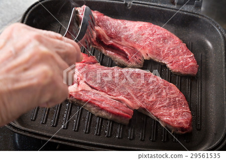 黑毛和牛牛肉肩烤牛排肉 29561535