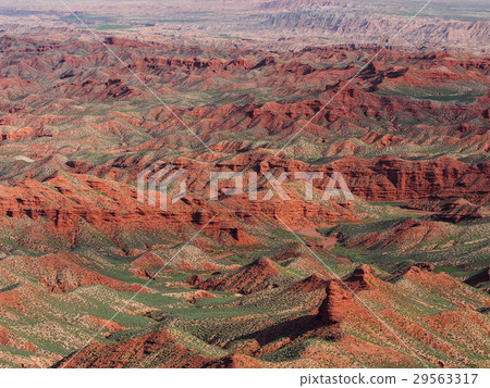 Zhang · Hirayama Large Canyan Scenic Area / Pingshanhu Canyon, Zhangye, China 29563317