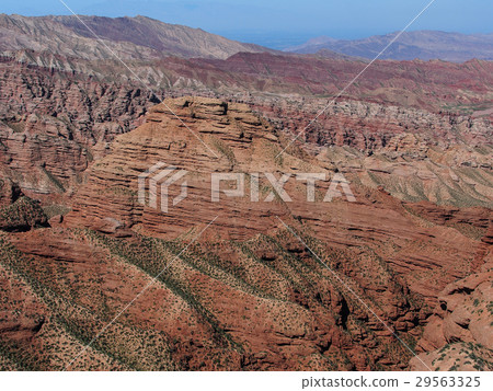 Zhang · Hirayama Large Canyan Scenic Area / Pingshanhu Canyon, Zhangye, China 29563325