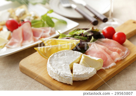 乾酪和生火腿開胃小菜 29563807