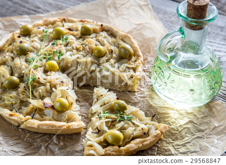 French open onion pie French open onion pie 29568847