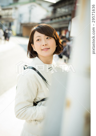 Sightseeing travel women 29571636