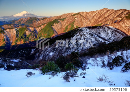 Tanzawa table ridge of snow · Tonodake and Mt. Fuji Tanzawa table ridge of snow · Tonodake and Mt. Fuji 29575196