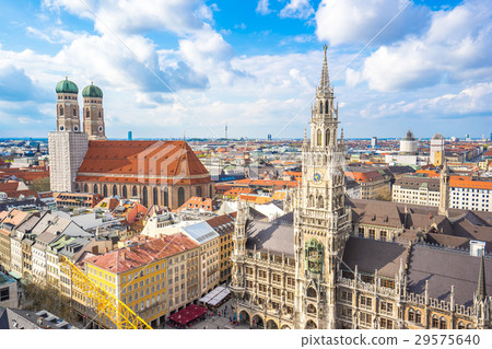 Marienplatz town hall in Munich, Germany 29575640