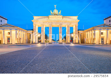 The Brandenburg Gate in Berlin at night, Germany 29575654
