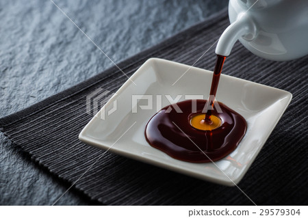 醬油 豆醬 傾倒的 29579304