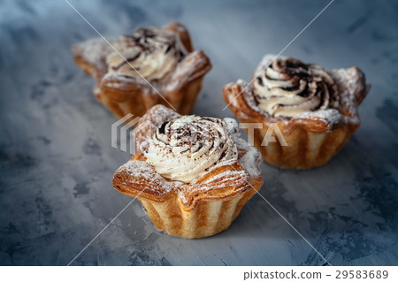 cakes cupcakes gray concrete background cakes cupcakes gray concrete background 29583689