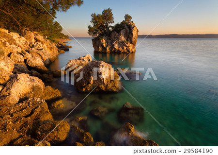 Turquoise clear water of Adriatic sea in Brela 29584190