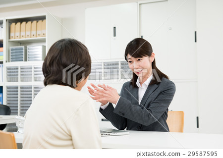 諮詢（高級女性） 29587595
