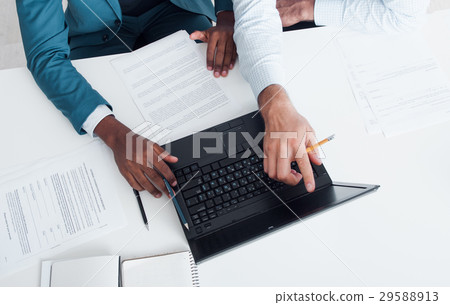 Writing resume or CV advice. Looking for new job. 29588913