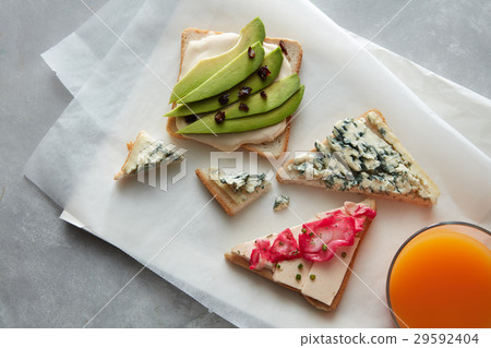 Fresh sandwiches with cheese 29592404