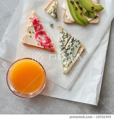 Fresh sandwiches with cheese 29592405