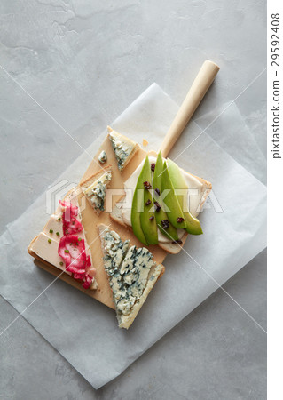 Tasty toasts with cheese Tasty toasts with cheese 29592408