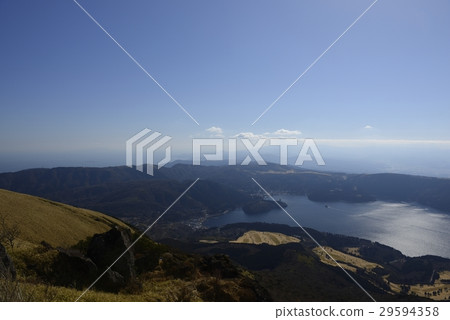 從箱根駒岳頂峰站蘆之湖(神奈川縣)一側 從箱根駒岳頂峰站蘆之湖(神奈川縣)一側 29594358