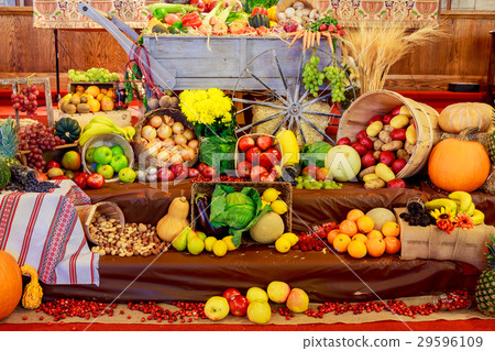 Thanksgiving day Tray with pumpkin and vegetables Thanksgiving day Tray with pumpkin and vegetables 29596109