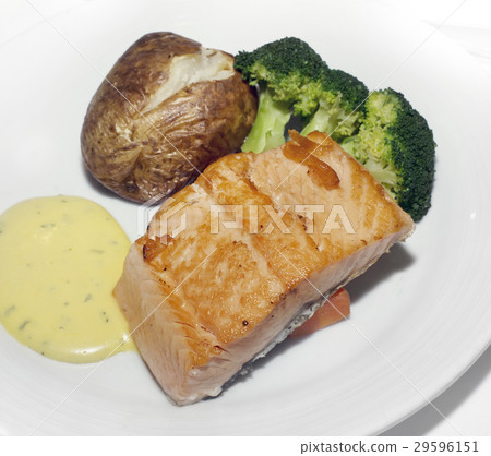 salmon fillet with potato and broccoli 29596151